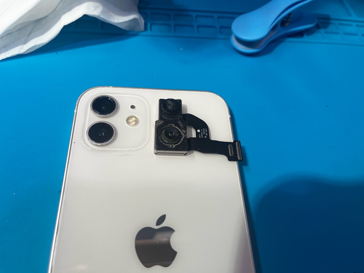 iPhone12(アイフォン12)アウトカメラ、レンズ、バッテリー修理【スマホ修理工房札幌店】